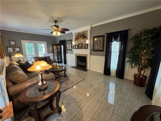 308 Cotswold Lane, King, NC 27021