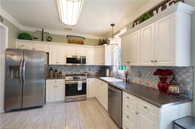308 Cotswold Lane, King, NC 27021