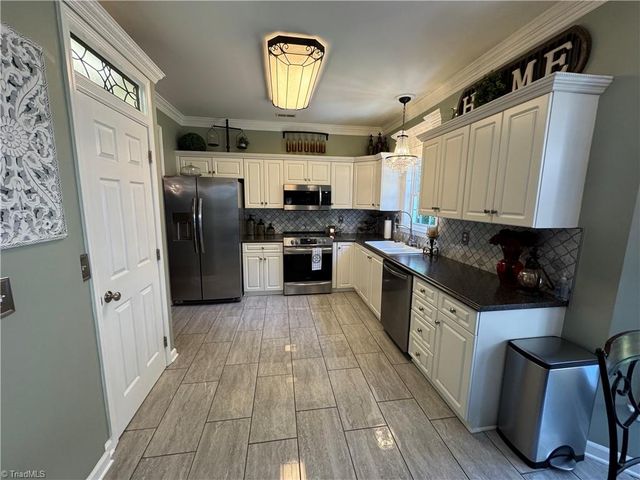 308 Cotswold Lane, King, NC 27021
