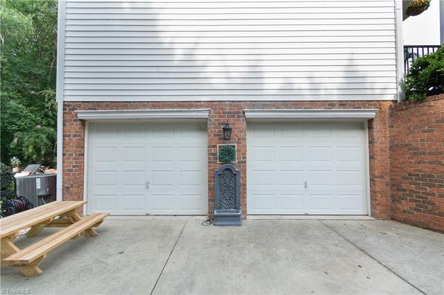 308 Cotswold Lane, King, NC 27021