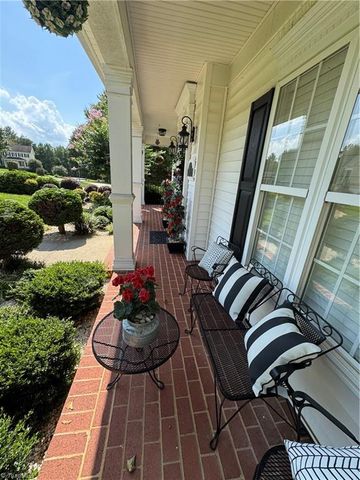 308 Cotswold Lane, King, NC 27021