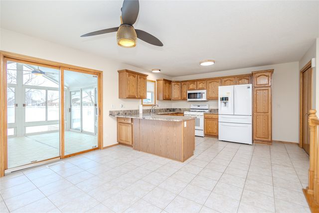 440 Morning Dove Boulevard, Pleasant Hill, IA 50327