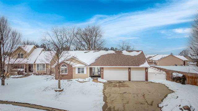 440 Morning Dove Boulevard, Pleasant Hill, IA 50327