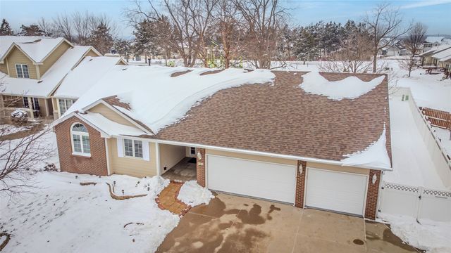 440 Morning Dove Boulevard, Pleasant Hill, IA 50327