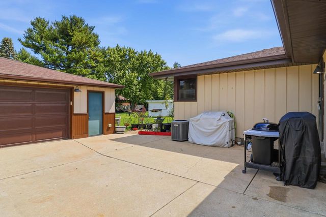 236 4 Mile ROAD, Racine, WI 53402