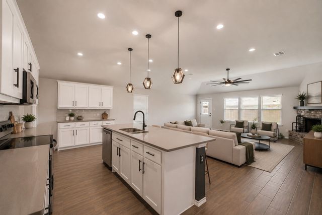 706 Presidio Street, Aubrey, TX 76227
