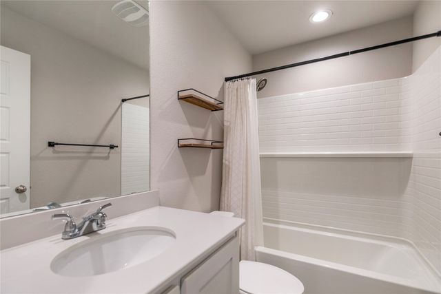 706 Presidio Street, Aubrey, TX 76227