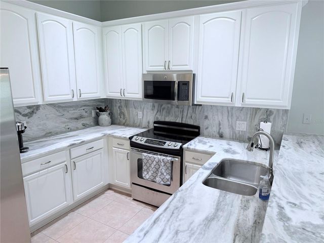 2121 BURGOS DRIVE, Sarasota, FL 34238