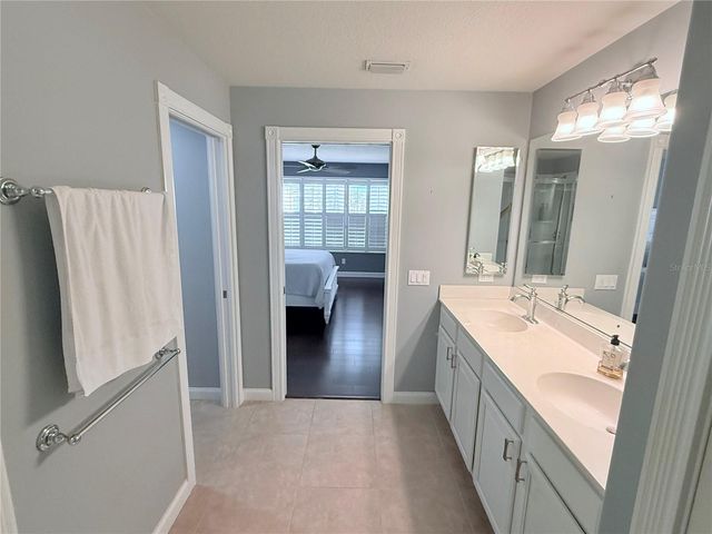 2121 BURGOS DRIVE, Sarasota, FL 34238