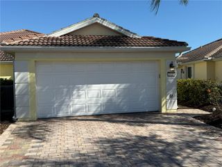 2121 BURGOS DRIVE, Sarasota, FL 34238