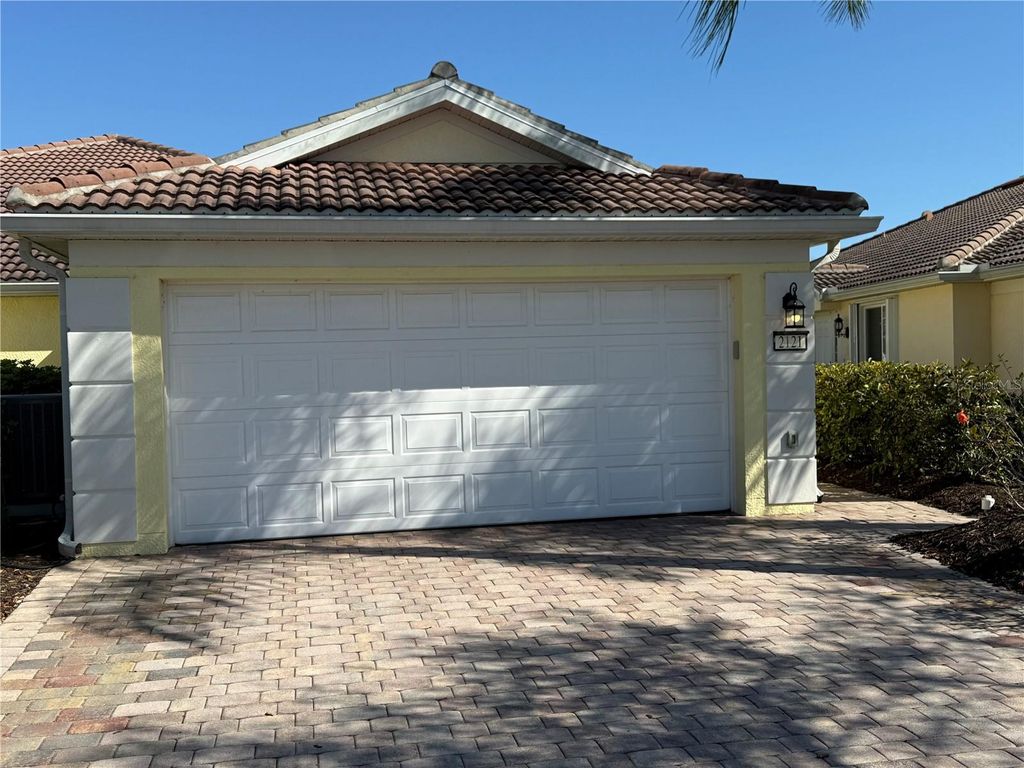 2121 BURGOS DRIVE, Sarasota, FL 34238