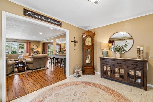 5905 S Burnham Place, Oklahoma City, OK 73132