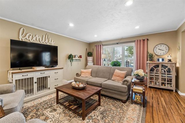 5905 S Burnham Place, Oklahoma City, OK 73132