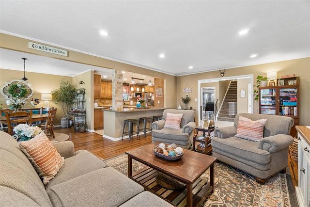 5905 S Burnham Place, Oklahoma City, OK 73132