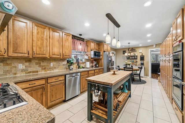 5905 S Burnham Place, Oklahoma City, OK 73132