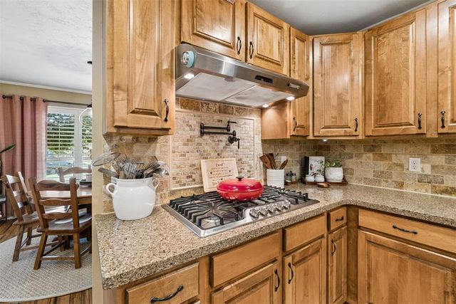 5905 S Burnham Place, Oklahoma City, OK 73132