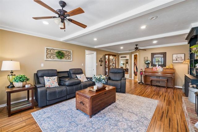 5905 S Burnham Place, Oklahoma City, OK 73132