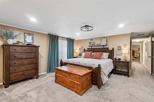 5905 S Burnham Place, Oklahoma City, OK 73132