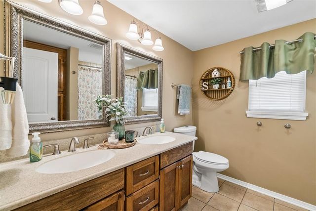 5905 S Burnham Place, Oklahoma City, OK 73132