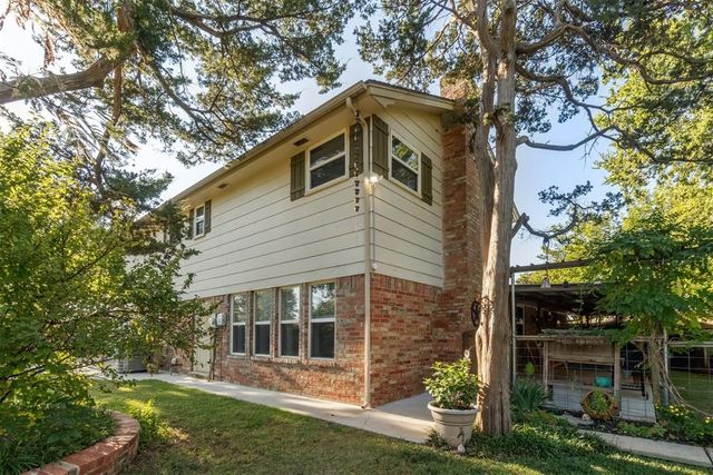 5905 S Burnham Place, Oklahoma City, OK 73132