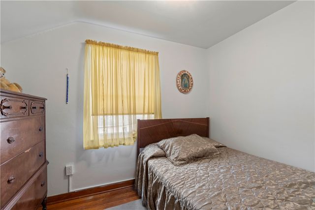 102 Long Rd, Penn Hills, PA 15235