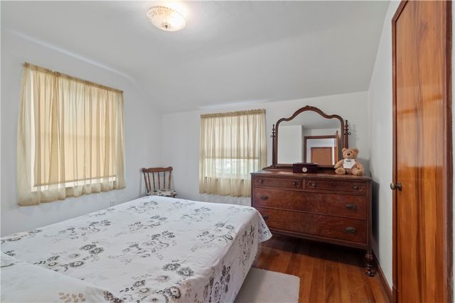 102 Long Rd, Penn Hills, PA 15235