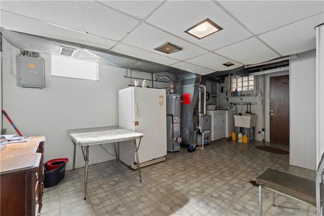 102 Long Rd, Penn Hills, PA 15235