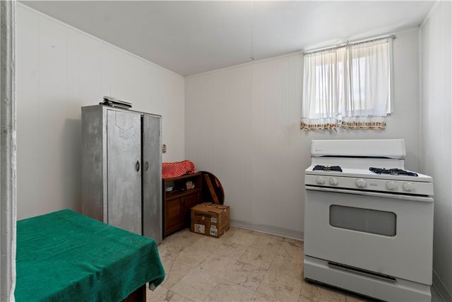 102 Long Rd, Penn Hills, PA 15235