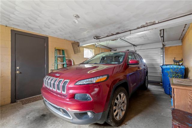 102 Long Rd, Penn Hills, PA 15235