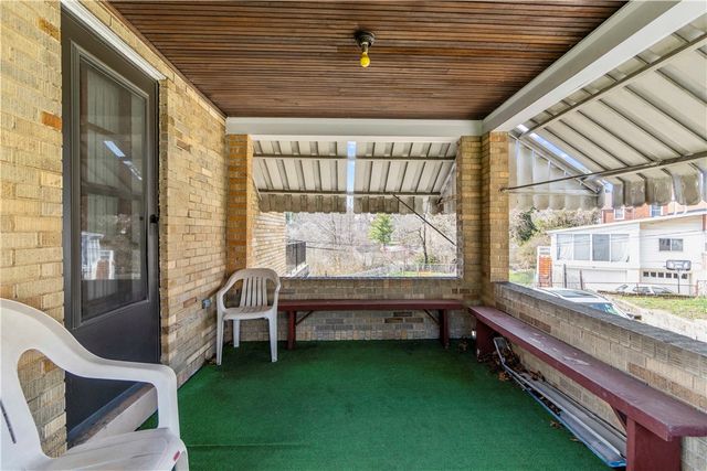 102 Long Rd, Penn Hills, PA 15235