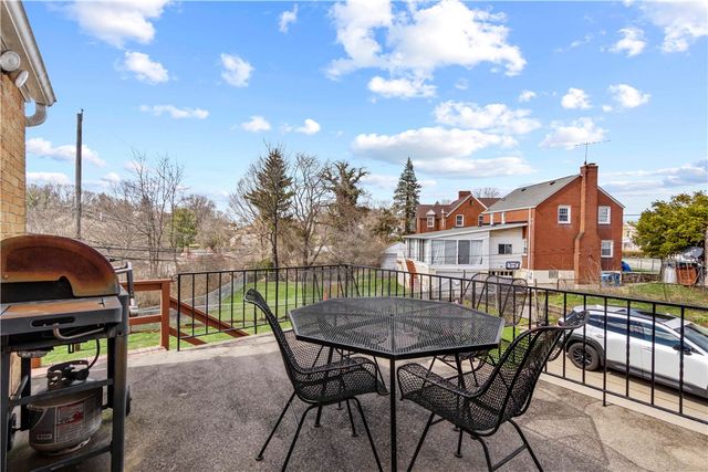 102 Long Rd, Penn Hills, PA 15235