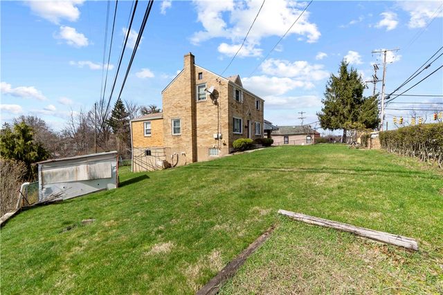 102 Long Rd, Penn Hills, PA 15235