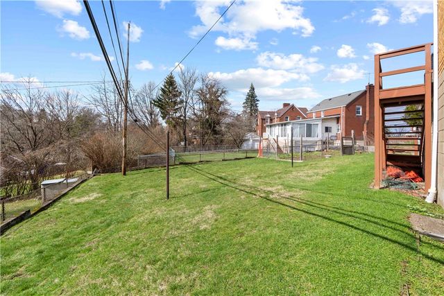 102 Long Rd, Penn Hills, PA 15235