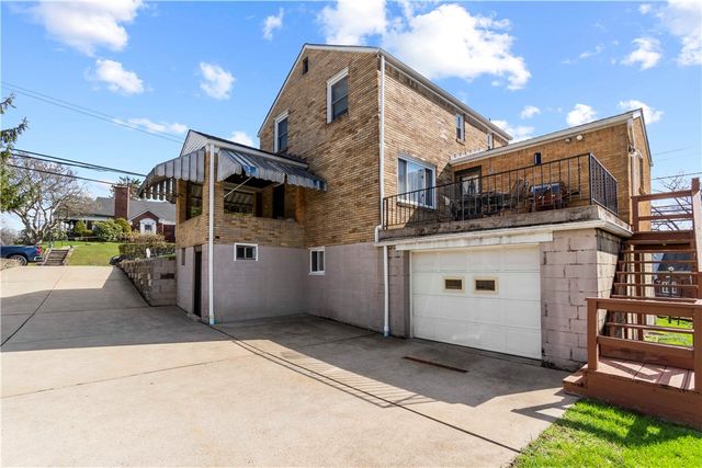 102 Long Rd, Penn Hills, PA 15235