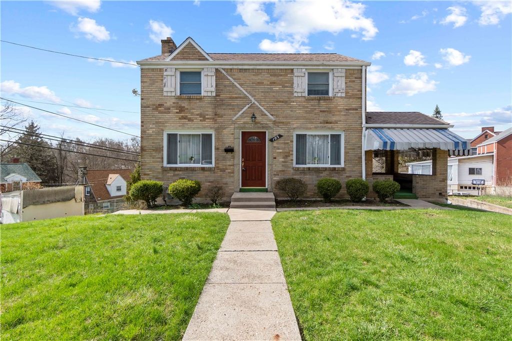 102 Long Rd, Penn Hills, PA 15235