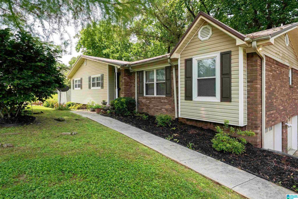 500 2ND TERRACE, Pleasant Grove, AL 35127