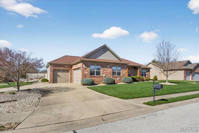 2108 Tuscany Ridge Court, Maryville, IL 62062