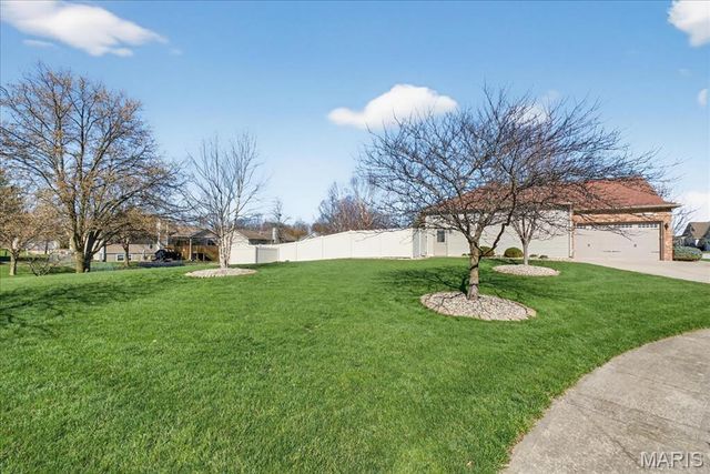 2108 Tuscany Ridge Court, Maryville, IL 62062