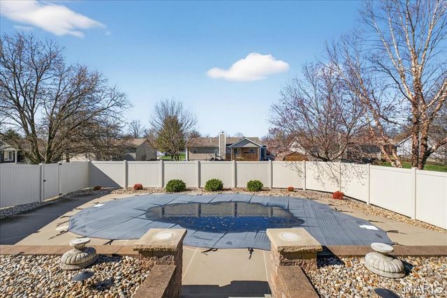 2108 Tuscany Ridge Court, Maryville, IL 62062