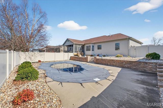 2108 Tuscany Ridge Court, Maryville, IL 62062