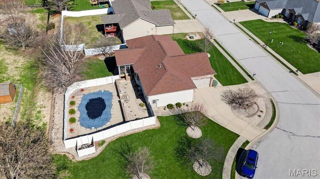 2108 Tuscany Ridge Court, Maryville, IL 62062