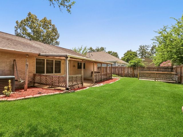 5110 Geneva Drive, Friendswood, TX 77546