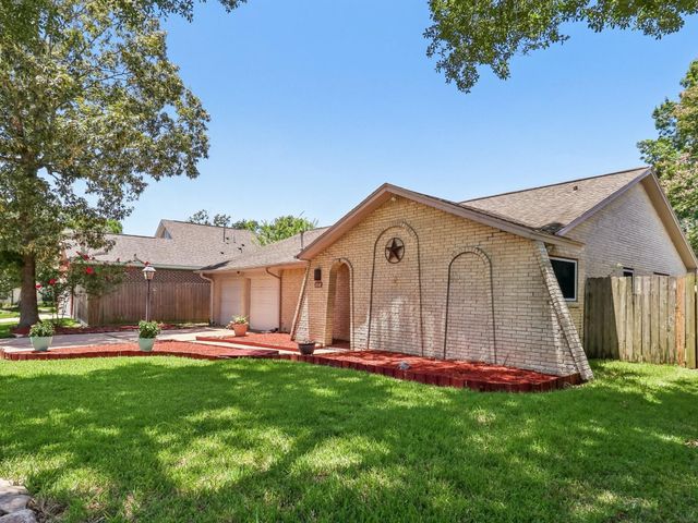 5110 Geneva Drive, Friendswood, TX 77546