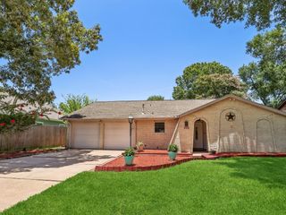 5110 Geneva Drive, Friendswood, TX 77546