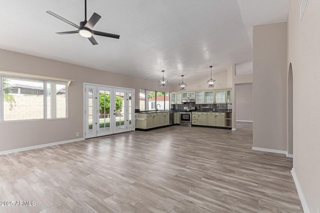 7214 W COLUMBINE Drive, Peoria, AZ 85381