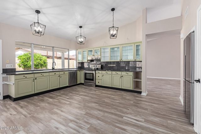 7214 W COLUMBINE Drive, Peoria, AZ 85381