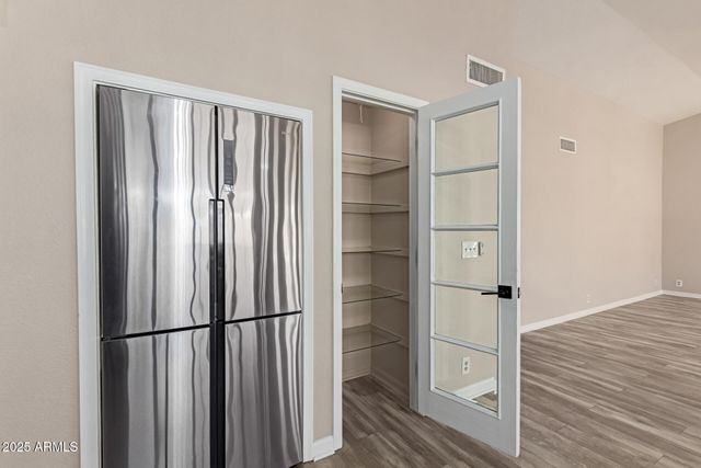 7214 W COLUMBINE Drive, Peoria, AZ 85381