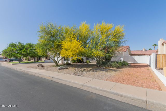 7214 W COLUMBINE Drive, Peoria, AZ 85381