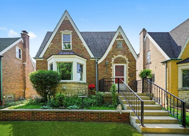 3010 Wisconsin Avenue, Berwyn, IL 60402