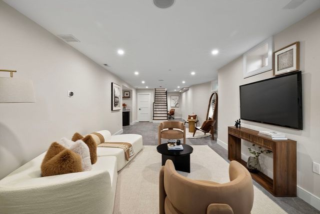 555 Somerville Ave 1, Somerville, MA 02143